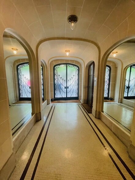 Bureau dans Paris à louer - Hall d’entrée – Image 2 sur 2