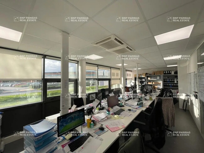 Plus de détails pour 94 Rue Louis Blériot, Bois-Guillaume - Bureau à louer