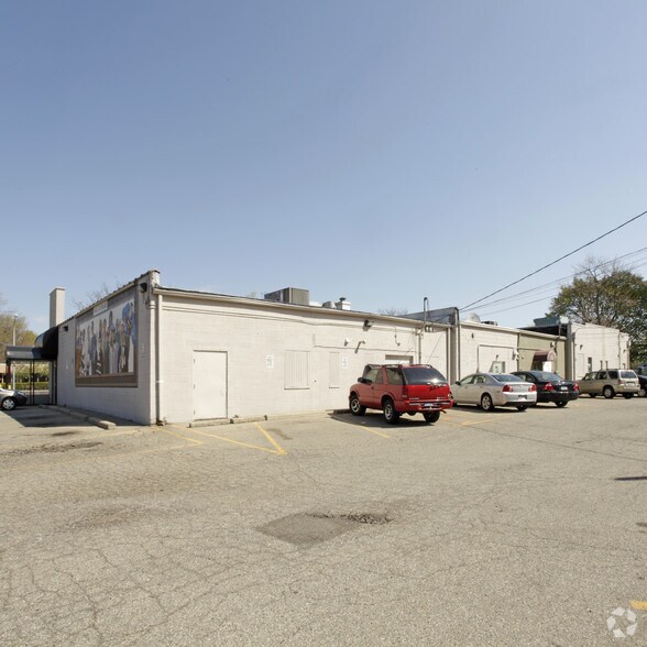 307 W 14 Mile Rd, Clawson, MI à louer - Photo de l’immeuble – Image 2 sur 2