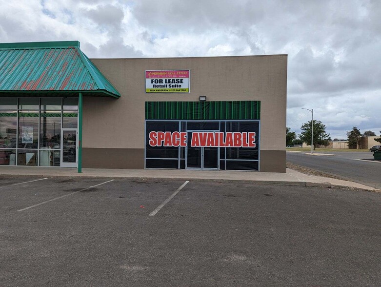 1011 W Avenue D, Lovington, NM à louer - Photo de l’immeuble – Image 2 sur 22