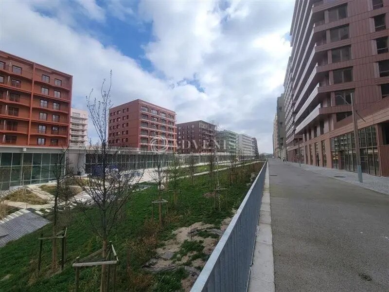 Local commercial dans Saint-Ouen-sur-Seine à louer Photo de l’immeuble– Image 1 sur 9