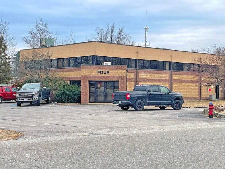 4 Tinkham Ave, Derry, NH à louer - Photo de l’immeuble – Image 1 sur 2