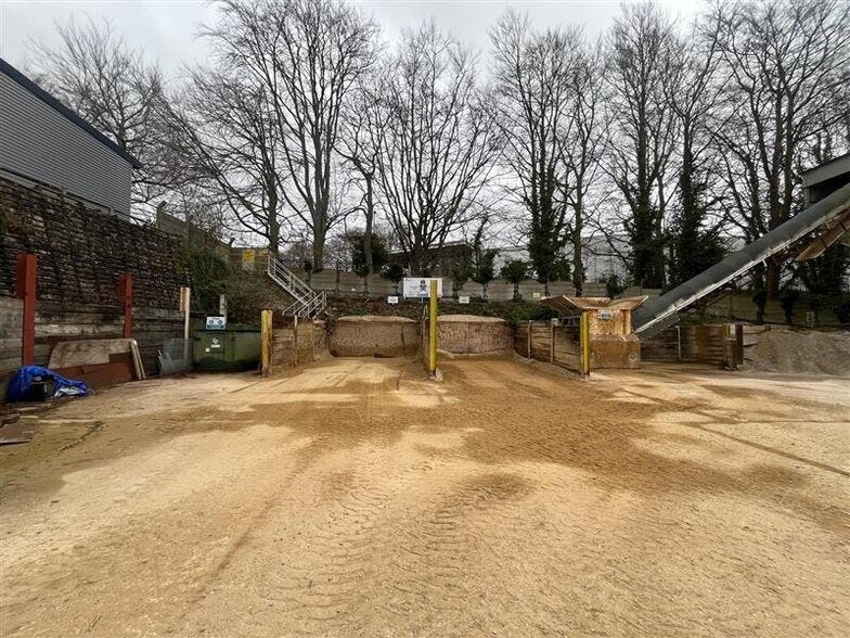 Easton Ln, Winchester à vendre - Photo de l’immeuble – Image 1 sur 4