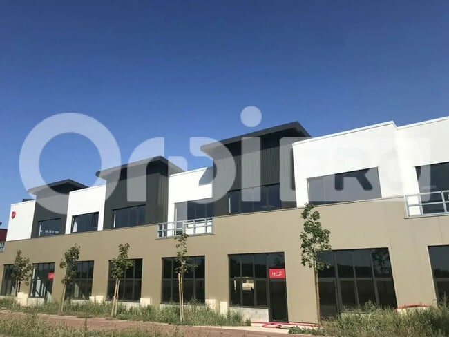 Plus de détails pour Local d’activités à vendre