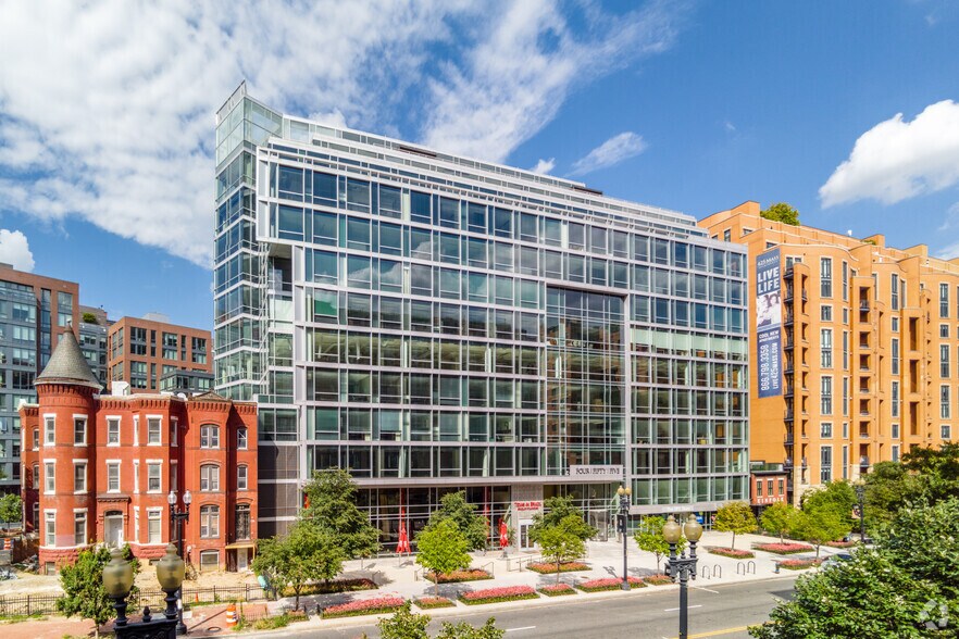 455 Massachusetts Ave NW, Washington, DC à louer - Photo de l’immeuble – Image 1 sur 16