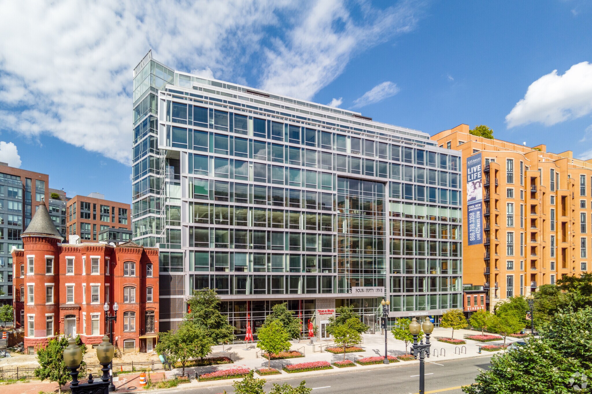 455 Massachusetts Ave NW, Washington, DC à louer Photo de l’immeuble– Image 1 sur 17