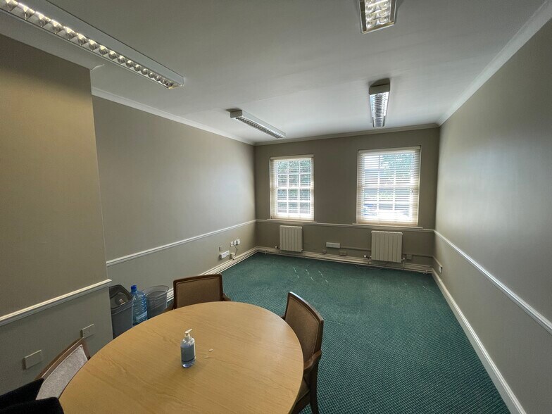 10 St Ann St, Salisbury à louer - Photo de l’immeuble – Image 3 sur 6