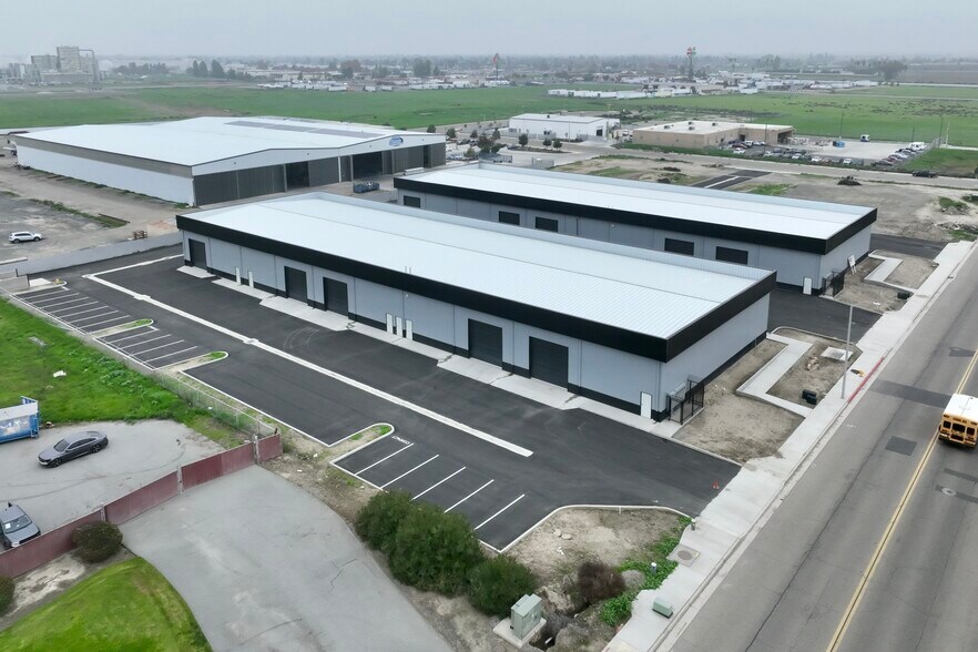 704 Industrial Ave, Tulare, CA à louer - Photo de la construction – Image 2 sur 2