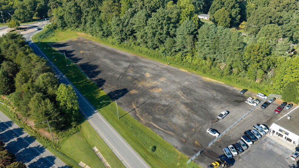 3196 Peters Creek Pky, Winston-Salem, NC à louer - Aérien – Image 2 sur 6