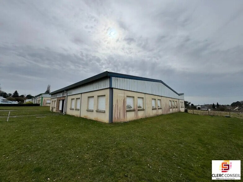 Bureau dans La Frénaye à louer - Photo de l’immeuble – Image 2 sur 13
