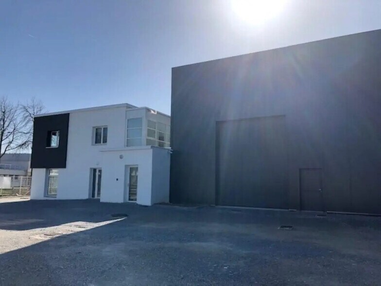 Local d’activités dans Carquefou à louer - Photo de l’immeuble – Image 2 sur 7