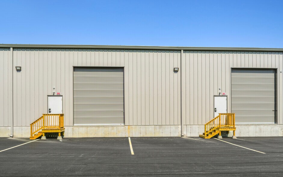 18 Patriot Way, Somersworth, NH à louer - Photo de l’immeuble – Image 3 sur 5
