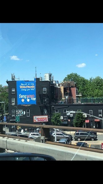 561 Clinton St, Brooklyn, NY à vendre - Photo de l’immeuble – Image 3 sur 30