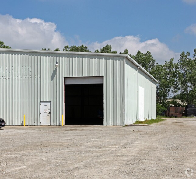 102 W Jones Rd, Fostoria, OH à vendre - Photo de l’immeuble – Image 2 sur 2