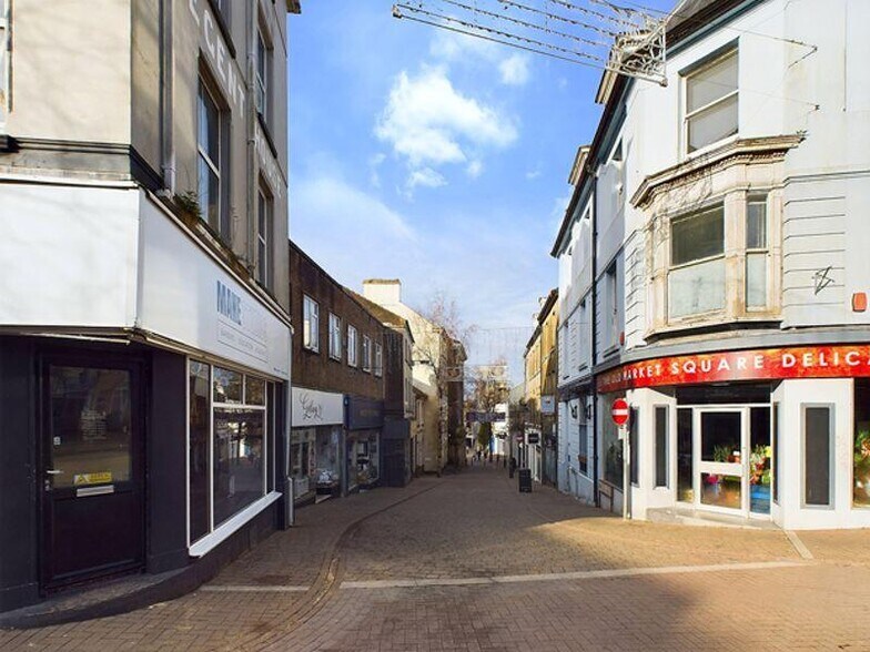 11 Hall St, Carmarthen à louer - Photo de l’immeuble – Image 2 sur 2