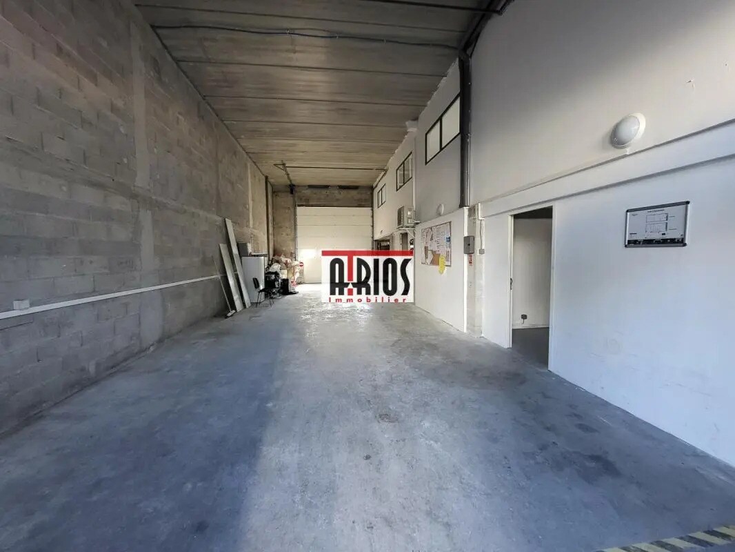 Industriel/Logistique dans Six-Fours-les-Plages à louer Photo intérieure– Image 1 sur 10