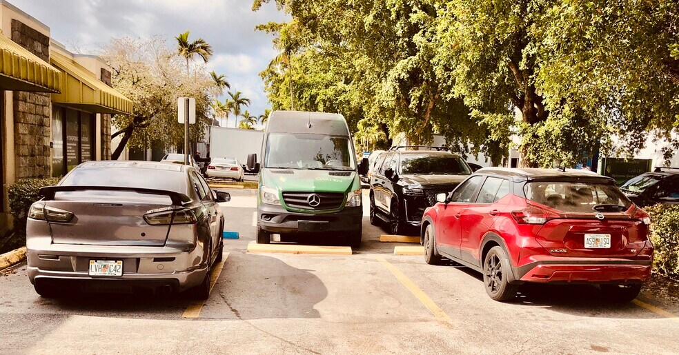 2684-2692 W 79th St, Hialeah, FL à louer - Photo de l’immeuble – Image 3 sur 4