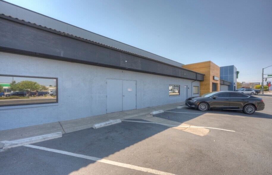 3000-3090 Mill St, Reno, NV à louer - Photo de l’immeuble – Image 3 sur 58