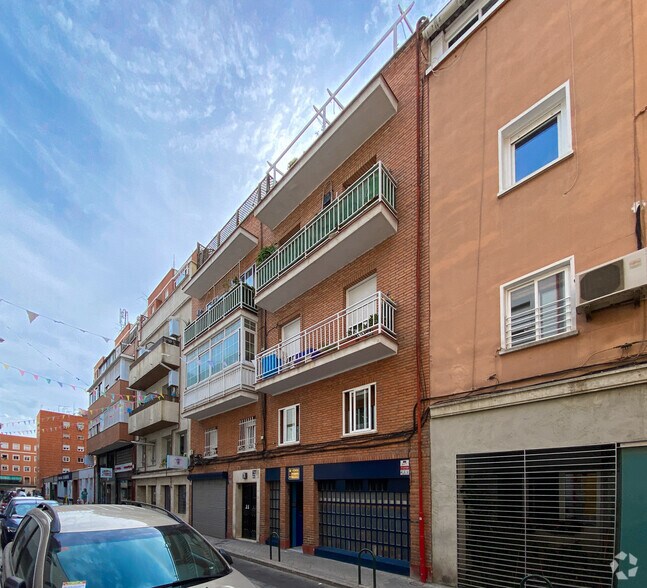 Immeuble residentiel dans Madrid, Madrid à vendre - Photo de l’immeuble – Image 2 sur 2