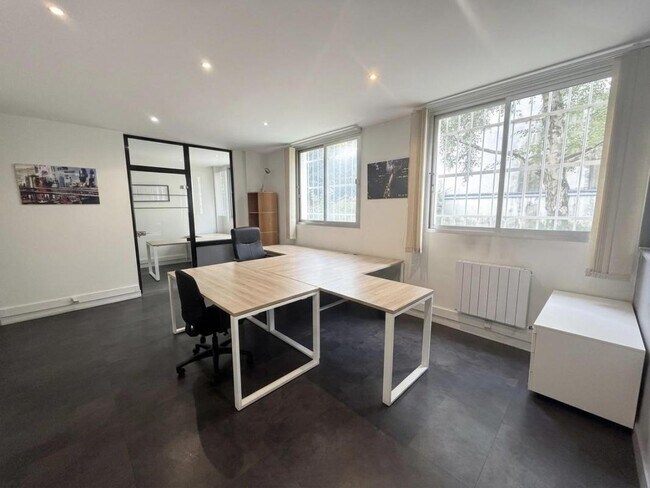 Plus de détails pour Bureau à vendre