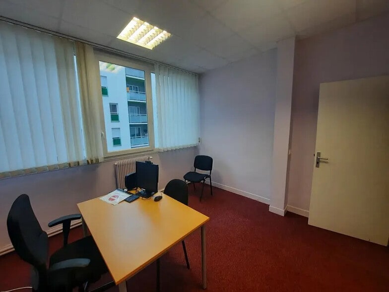 Bureau dans Rouen à louer - Photo de l’immeuble – Image 3 sur 11