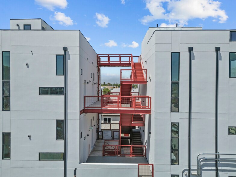 5617 Klump Ave, North Hollywood, CA à louer - Photo de l’immeuble – Image 2 sur 4