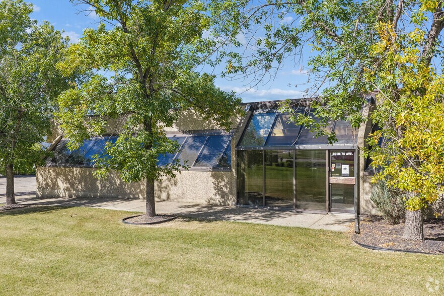 4010 76th Ave NW, Edmonton, AB à vendre - Photo principale – Image 1 sur 3