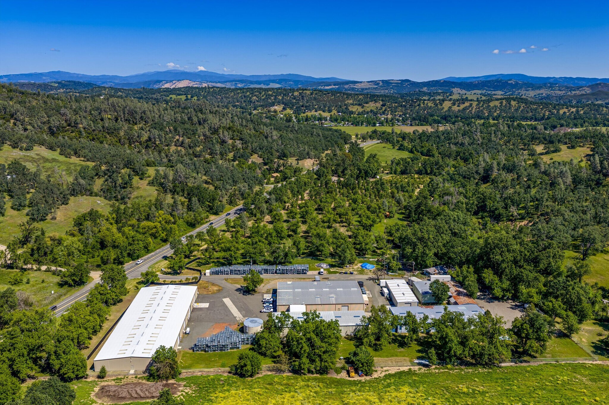 12762 Highway 29, Lower Lake, CA à vendre Photo de l’immeuble– Image 1 sur 54