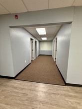 2400 Poplar Ave, Memphis, TN à louer Photo intérieure– Image 2 sur 7