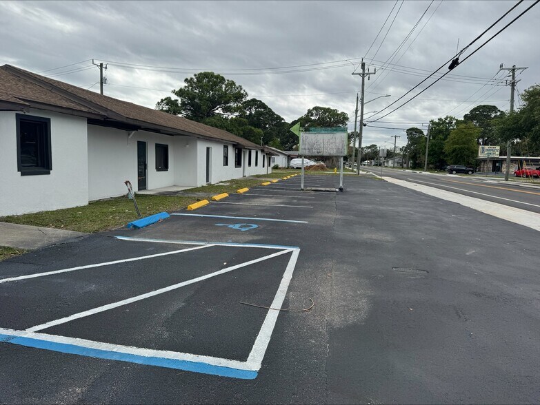 202-204 N Fiske Blvd, Cocoa, FL à vendre - Photo de l’immeuble – Image 3 sur 9