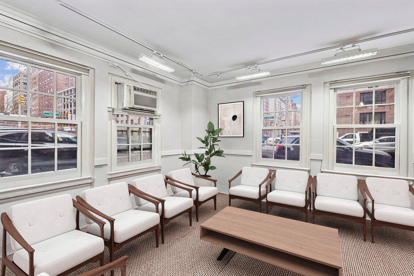 1035 Park Ave, New York, NY 10028 - Lot 1 -  - Photo intérieure - Image 1 of 4