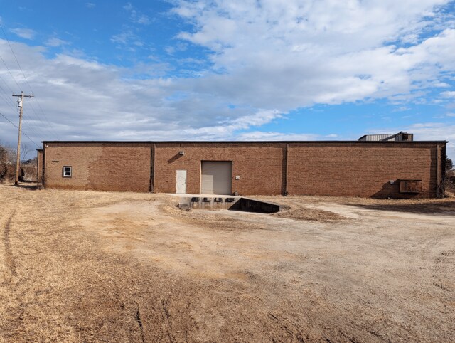 2615 Mission Rd, Hudson, NC à louer - Photo de l’immeuble – Image 1 sur 5