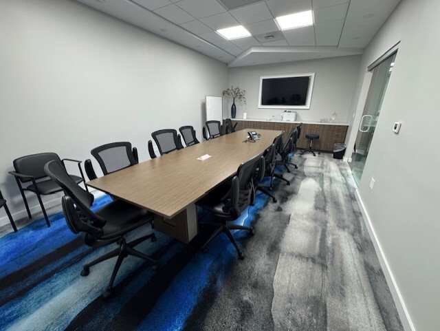 2006 N Church St, Greensboro, NC à vendre Photo de l’immeuble– Image 1 sur 12