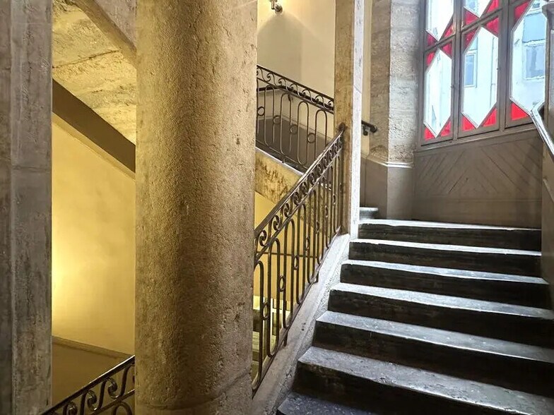 Bureau dans Lyon à louer - Photo de l’immeuble – Image 3 sur 6