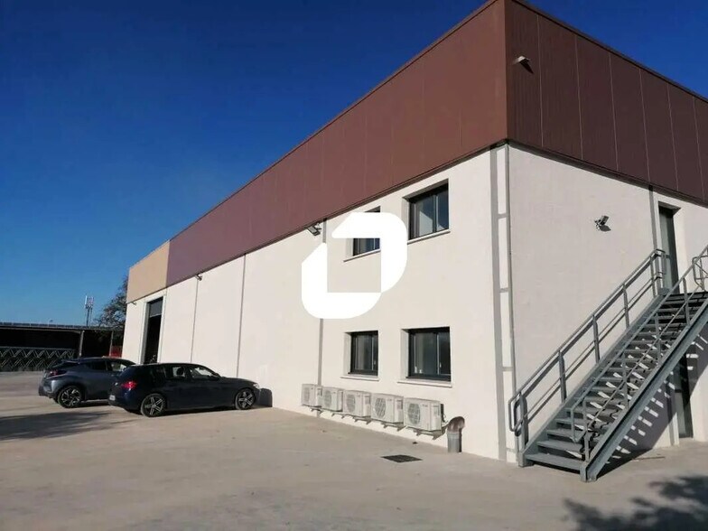 Bureau dans Vauvert à louer - Photo de l’immeuble – Image 1 sur 1