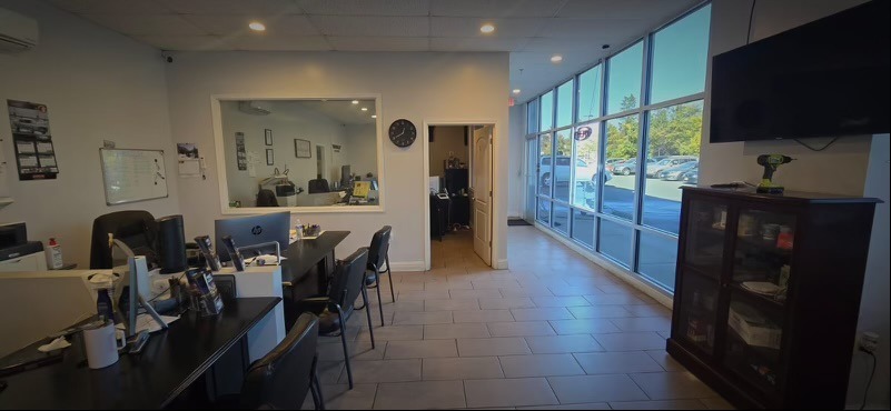 25280 Pleasant Valley Rd, Chantilly, VA à louer - Photo intérieure – Image 3 sur 6