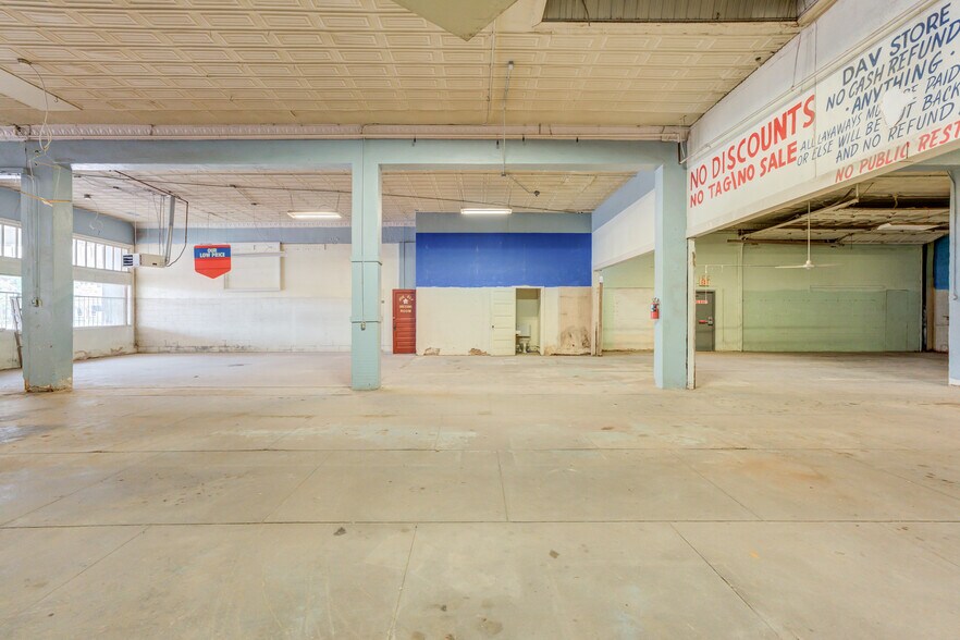 1301 Buddy Holly Ave, Lubbock, TX à louer - Photo de l’immeuble – Image 3 sur 48