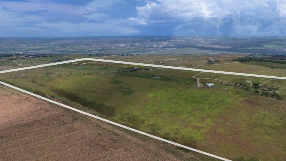15716 Anderson Rd, Manor, TX à vendre - Vidéo sur l’annonce professionnelle – Image 2 sur 10