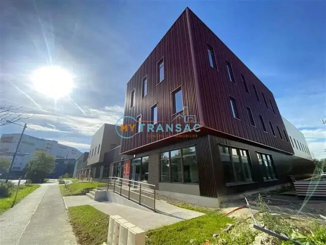 Plus de détails pour Local d’activités à vendre