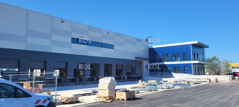 Industriel/Logistique dans Colombier-Saugnieu à louer - Photo de l’immeuble – Image 1 sur 6