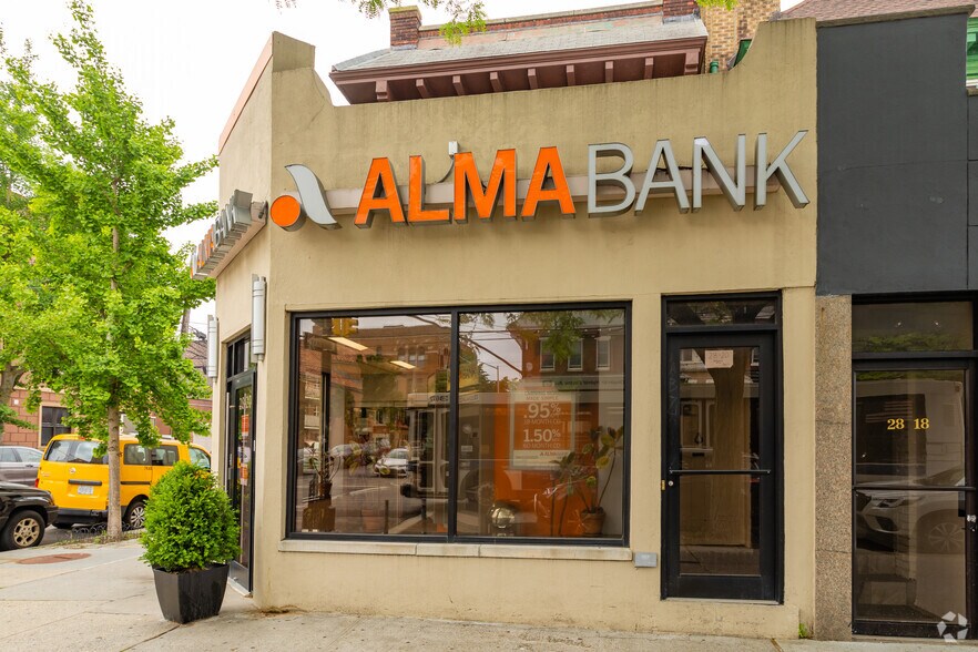 2820 Ditmars Blvd, Astoria, NY à louer - Photo de l’immeuble – Image 2 sur 3