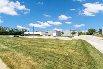 1200 E Devon Ave, Elk Grove Village, IL à louer Photo intérieure– Image 2 sur 7