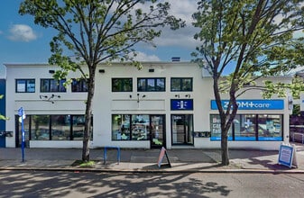 2400-2418 E Burnside St, Portland, OR à louer Photo intérieure– Image 1 sur 15