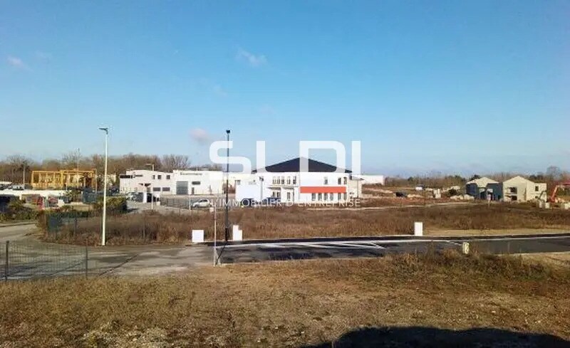 Local d'activités dans Chavanoz à vendre - Photo de l’immeuble – Image 2 sur 3