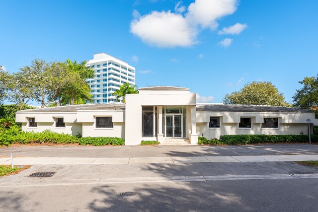 1571 NW 13th Ct, Miami, FL à louer - Photo de l’immeuble – Image 2 sur 24
