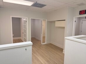 250 Catalonia Ave, Coral Gables, FL à louer Photo intérieure– Image 2 sur 3