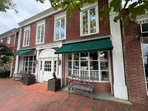 21 South Ave, New Canaan, CT à louer Photo intérieure– Image 2 sur 17