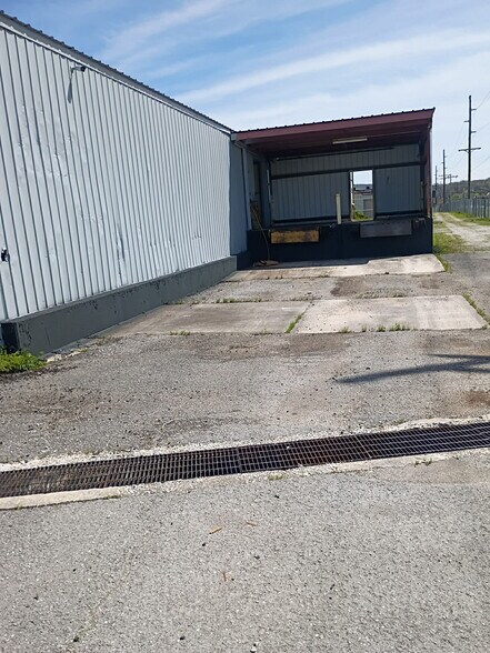 712 Industrial Ln, Oneida, TN à vendre - Photo de l’immeuble – Image 3 sur 35