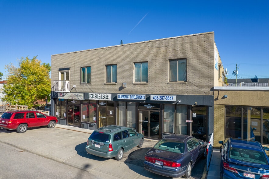 3624 Burnsland Rd SE, Calgary, AB à louer - Photo de l’immeuble – Image 3 sur 5