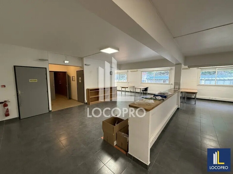 Local d’activités dans Nice à louer - Photo de l’immeuble – Image 3 sur 11